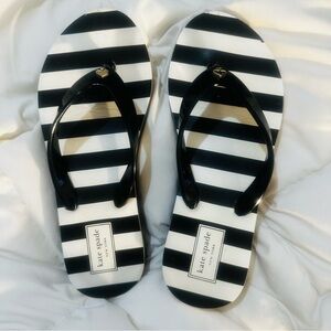 Kate Spade Black White Stripe Flip Flops Sandals 6M Beach Quiet Luxury Resort